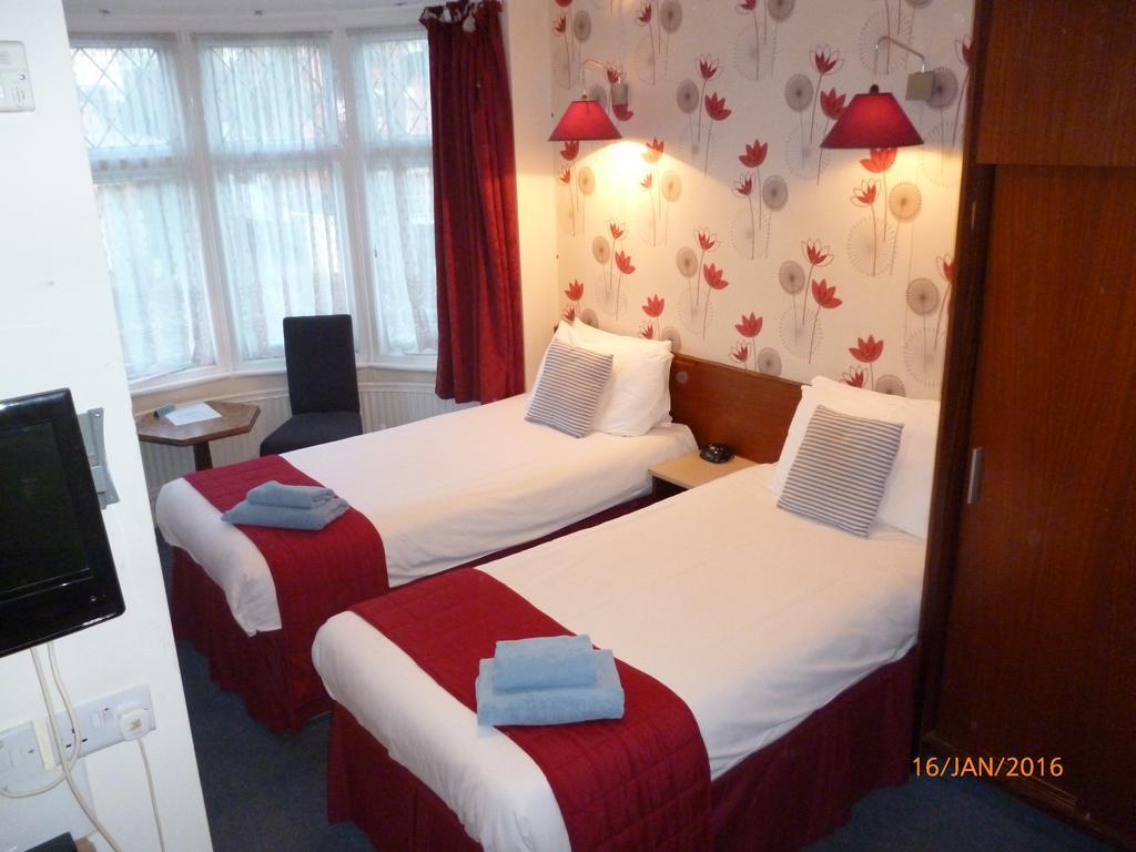 Grange Lodge Hotel - B&B Лондон Стая снимка