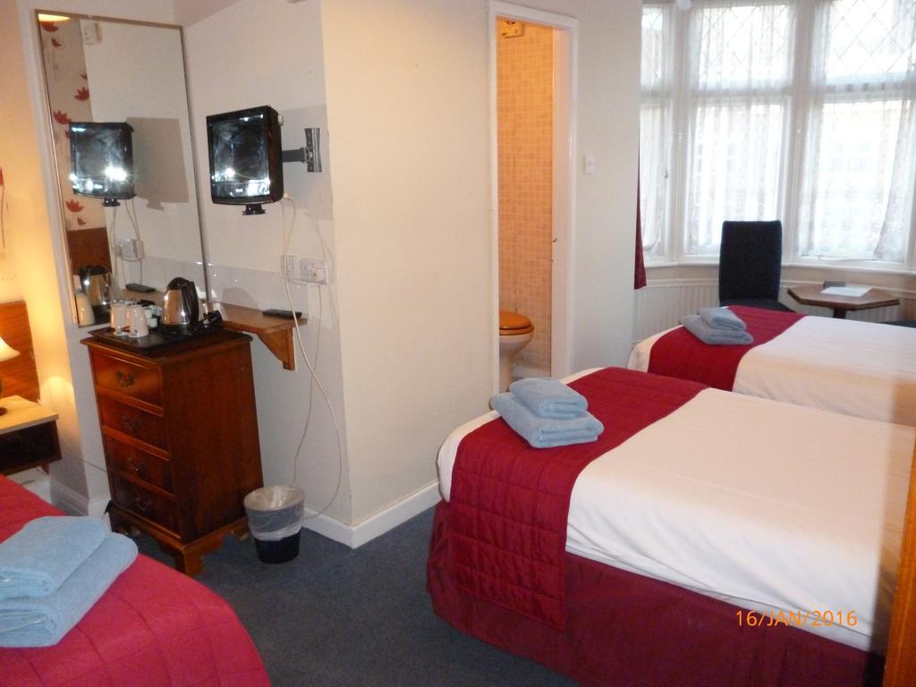 Grange Lodge Hotel - B&B Лондон Стая снимка