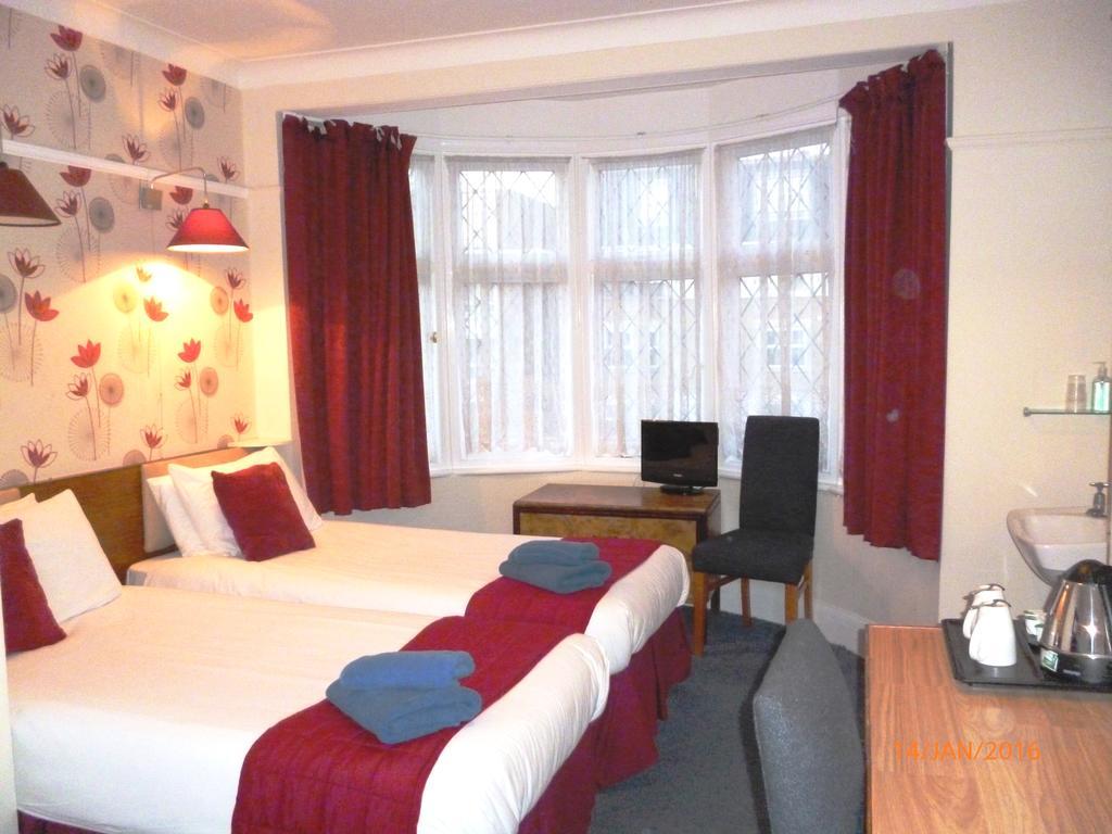 Grange Lodge Hotel - B&B Лондон Стая снимка