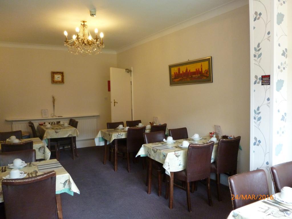 Grange Lodge Hotel - B&B Лондон Екстериор снимка