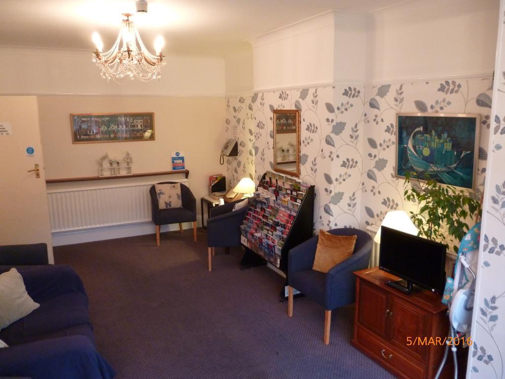 Grange Lodge Hotel - B&B Лондон Екстериор снимка