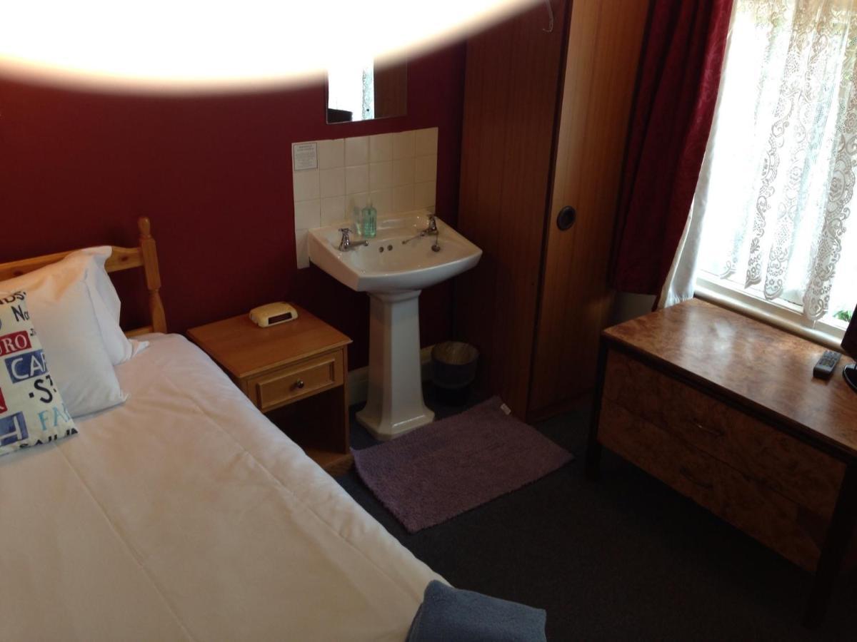Grange Lodge Hotel - B&B Лондон Екстериор снимка